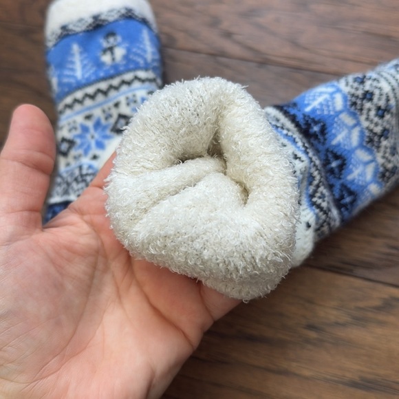 Ladies fuzzy warm sock bundle - Picture 9 of 10